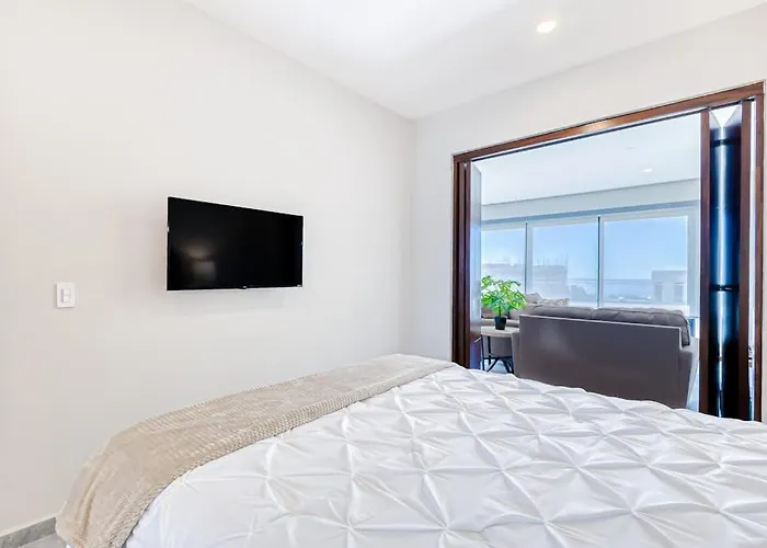 Stunning Oceanfront Luxury With Spacious Balcony- Perfect For Families * Cabo San Lucas