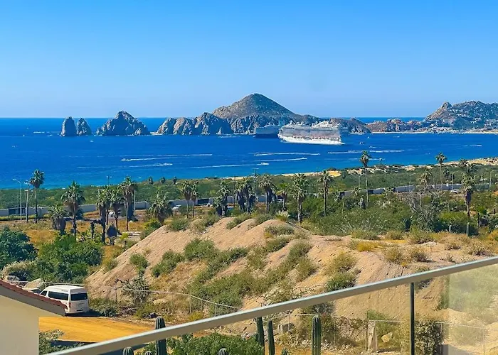 Stunning Oceanfront Luxury With Spacious Balcony- Perfect For Families Сasa de vacaciones Cabo San Lucas