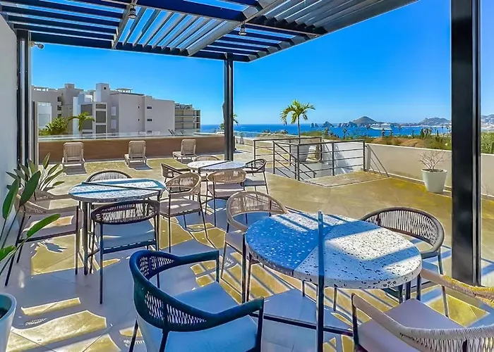 Stunning Oceanfront Luxury With Spacious Balcony- Perfect For Families Сasa de vacaciones Cabo San Lucas