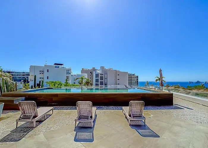 Сasa de vacaciones Stunning Oceanfront Luxury With Spacious Balcony- Perfect For Families *